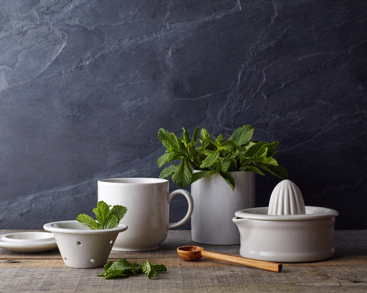 Vintage Citrus Squeezer - Off White